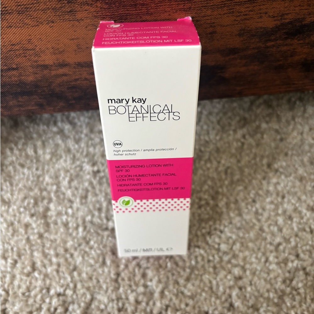 Mary Kay Botanical Effects Moisturizing Lotion SPF 30 - Pink & White